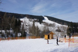 Frhlings-Skifahren in Harrachov mit Skipassermigungen bis zu 50%